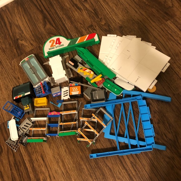 Mini Brands convenience store series 3 - Picture 2 of 9